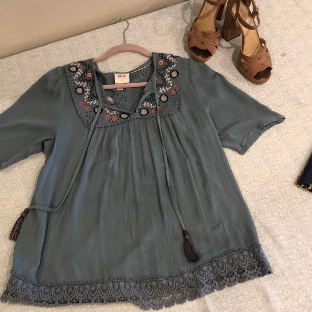 Blue floral tunic top
